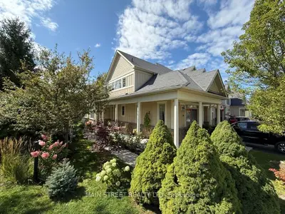 Att/Row/Townhouse in Wasaga Beach