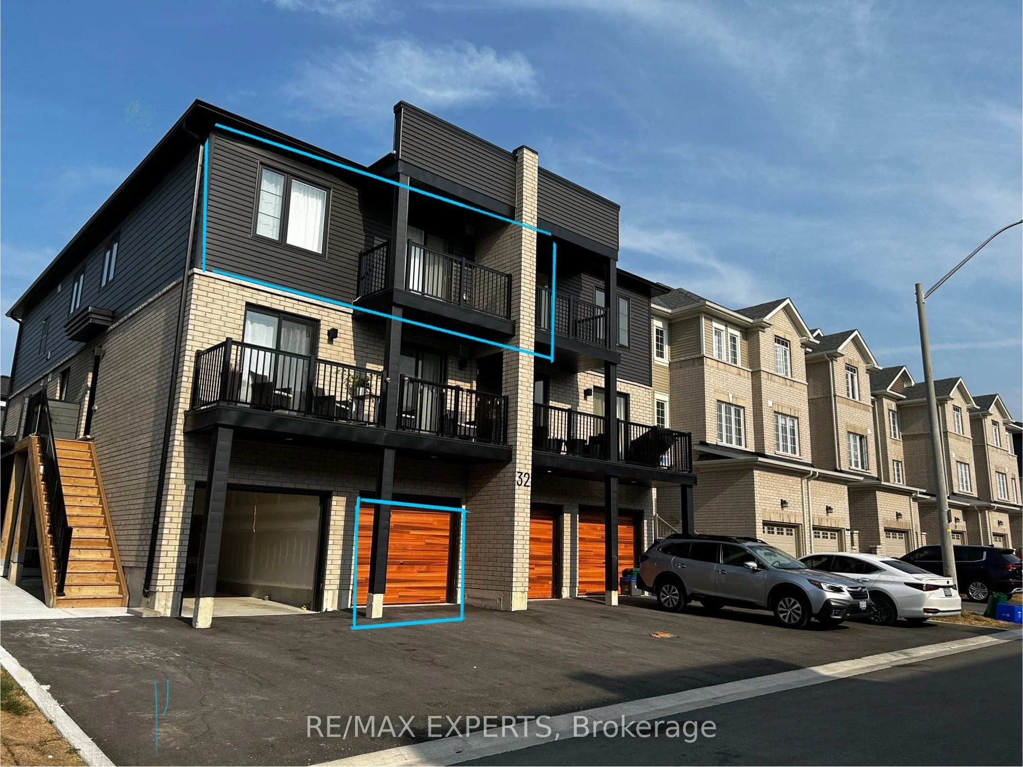 Condo Townhouse in Barrie