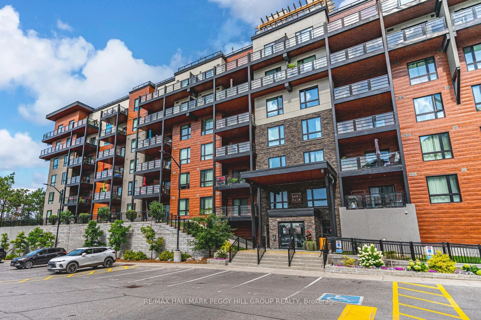 302 Essa Road 501, Barrie, ON L9J 0H3