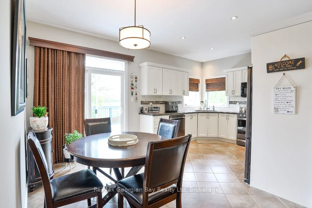 51 DONLANDS Court, Severn, ON L0K 1E0