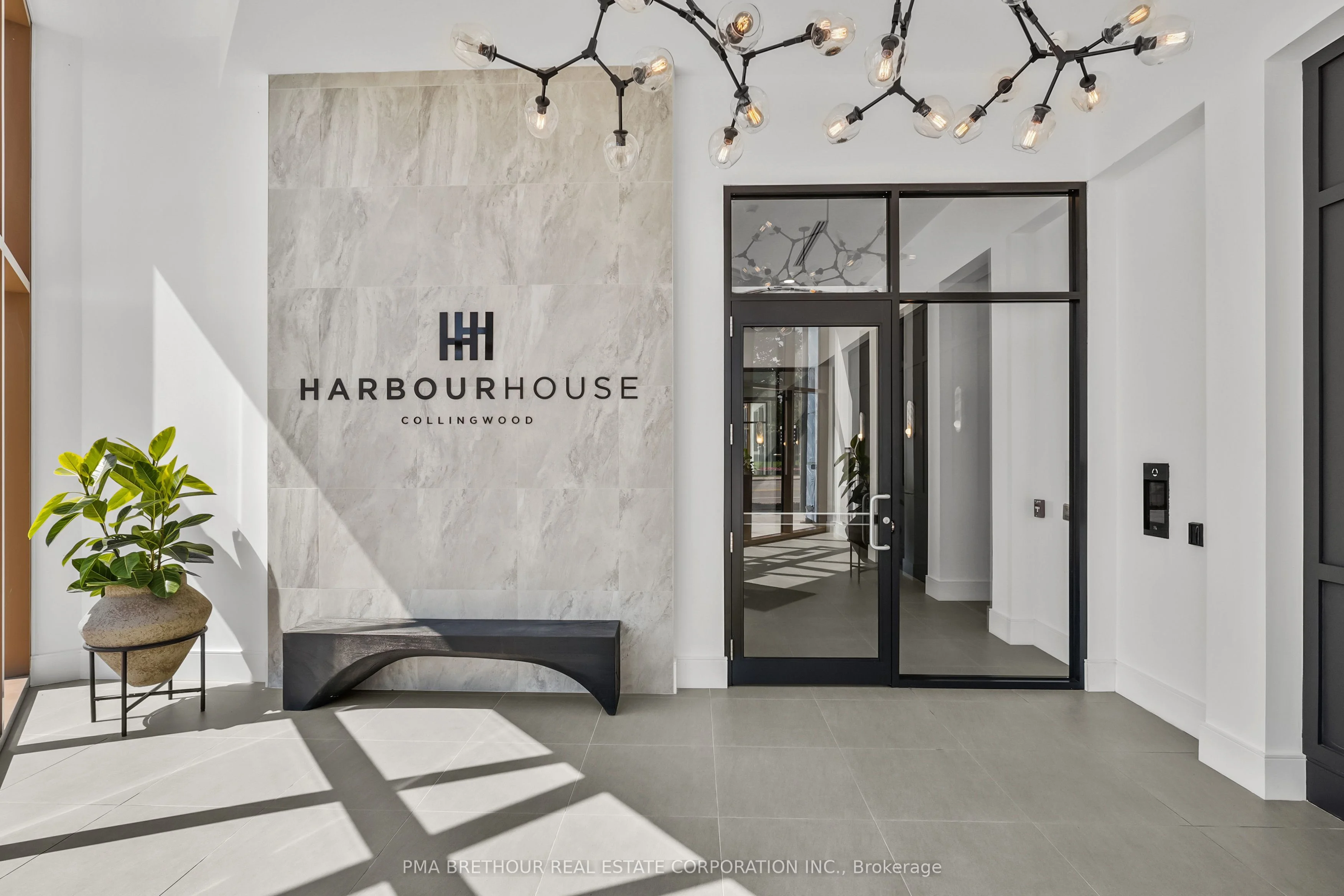31 Huron Street 208, Collingwood, ON L9Y 5T7