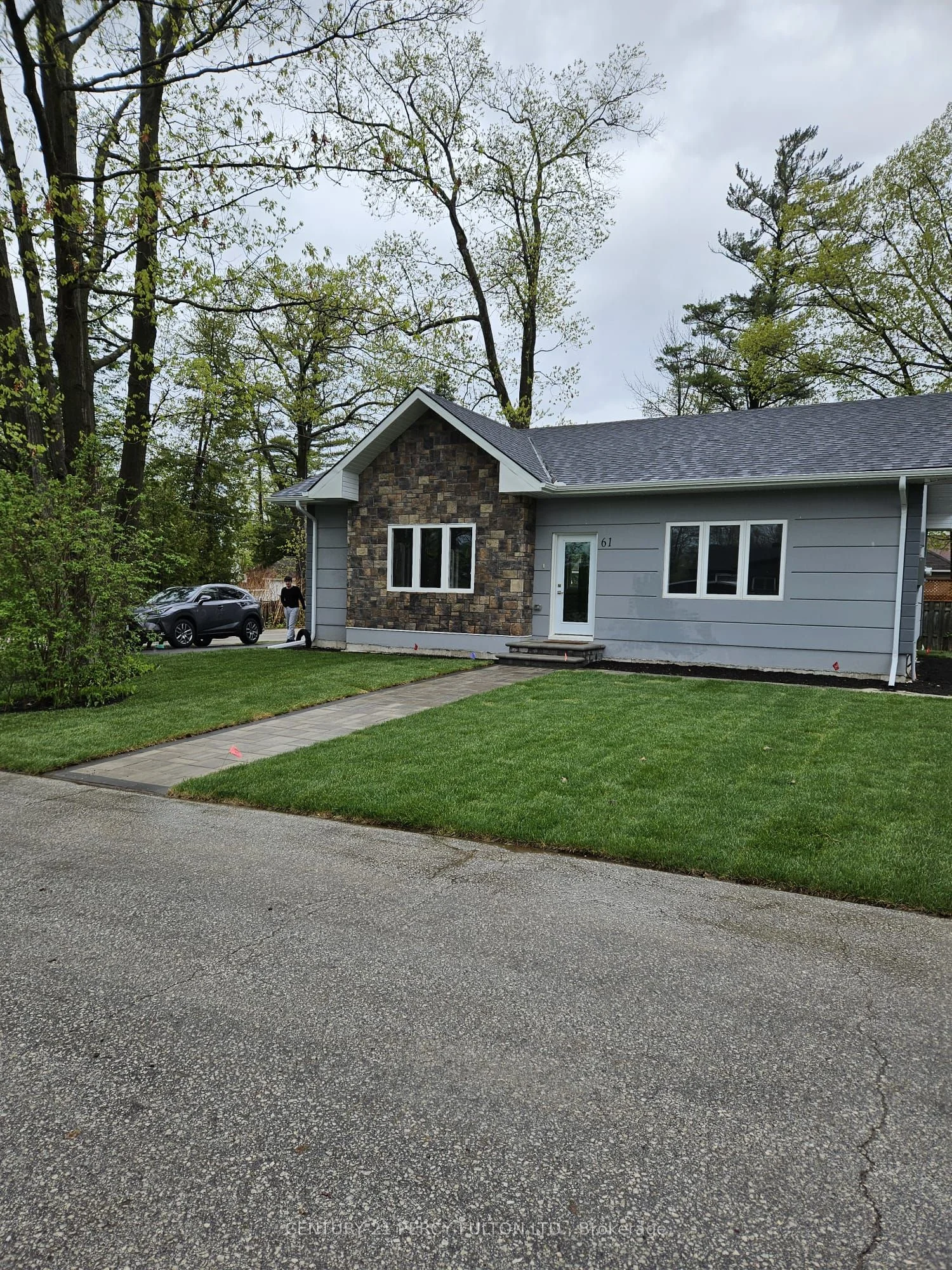 61 Glenwood Drive, Wasaga Beach, ON L9Z 2K5