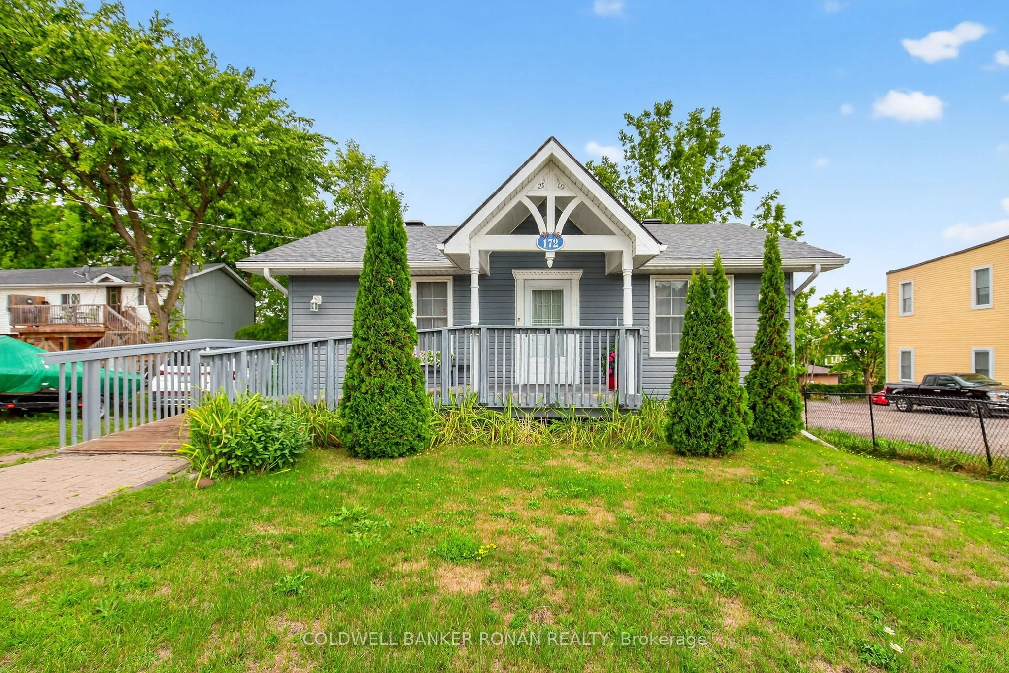 Detached in Tay