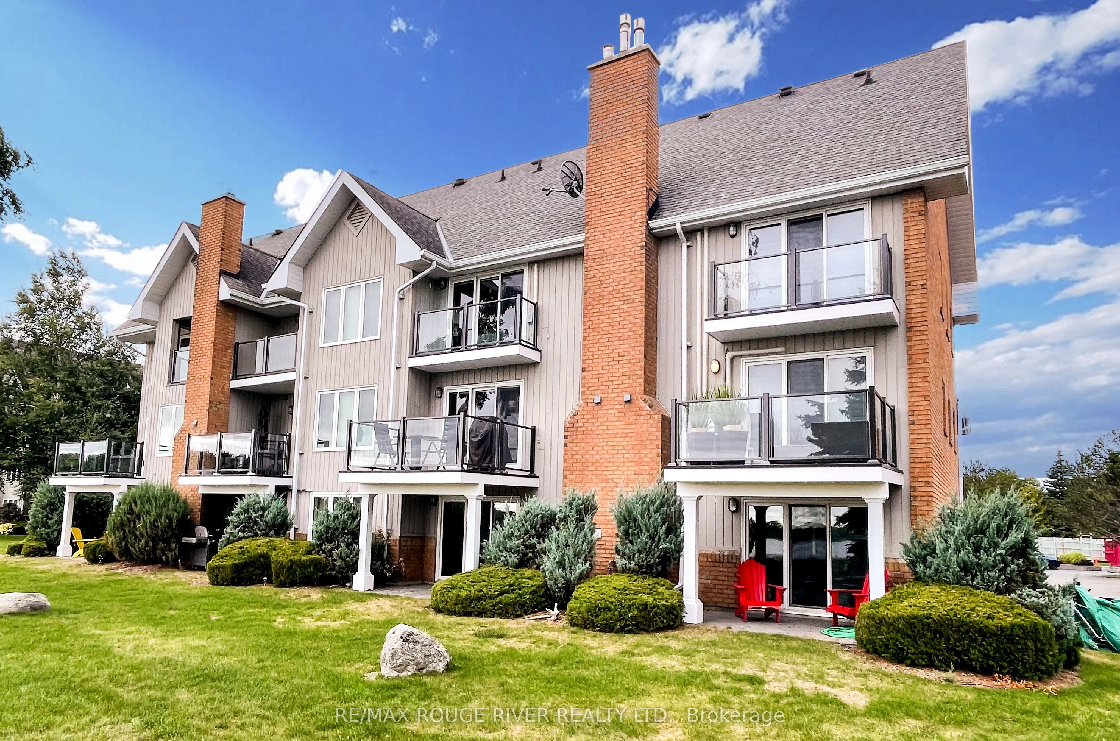 Common Element Condo in Collingwood