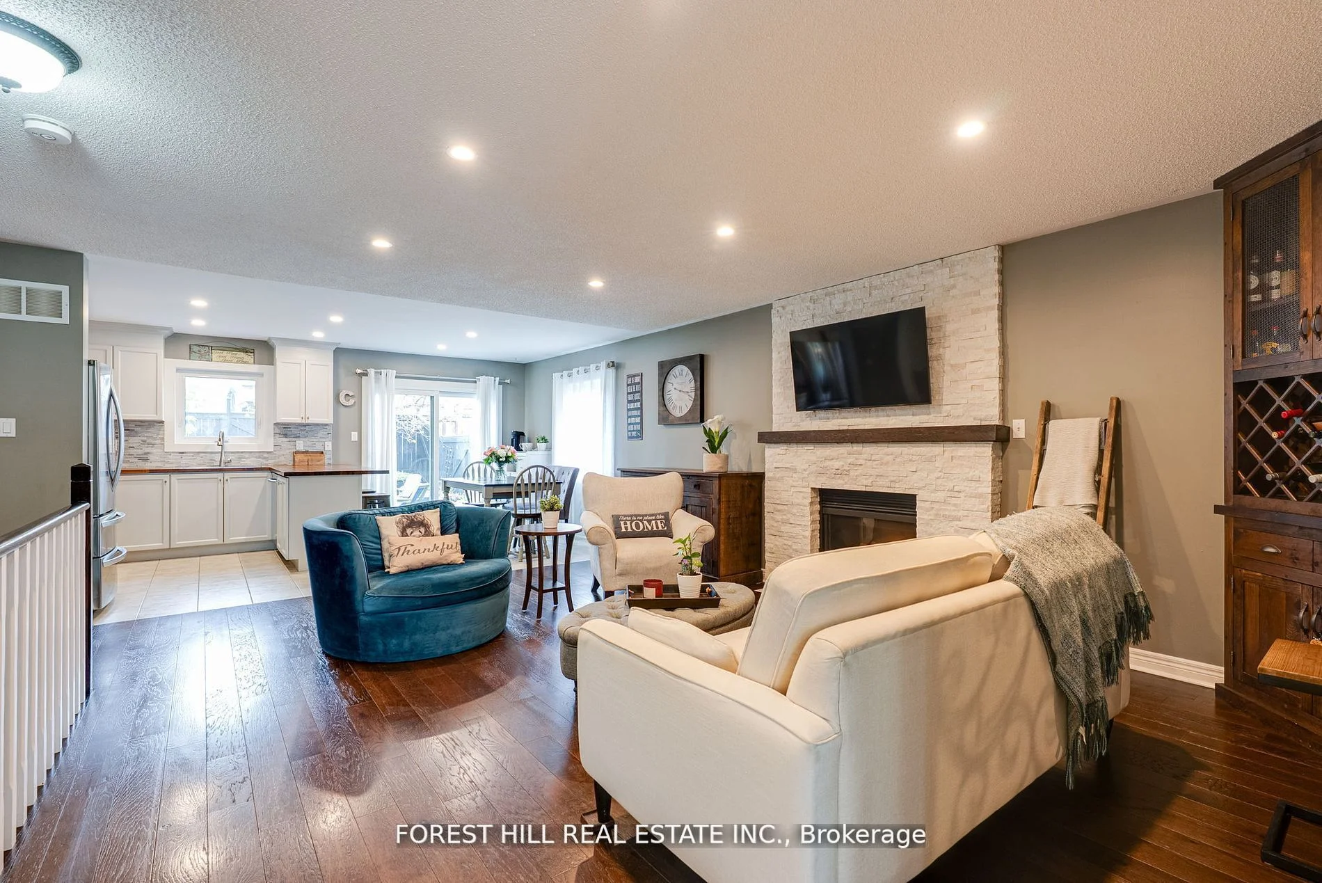 44 Prince Of Wales Drive, Barrie, ON L4N 0T1