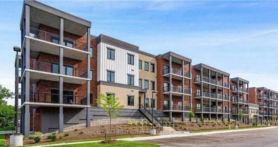 Condo Apartment in Clearview