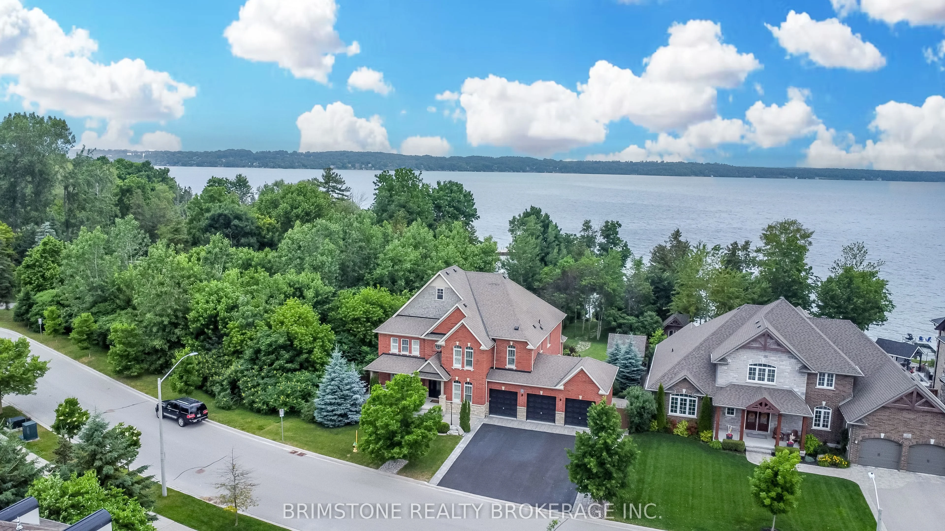 31 Plunkett Court, Barrie, ON L4N 6M3