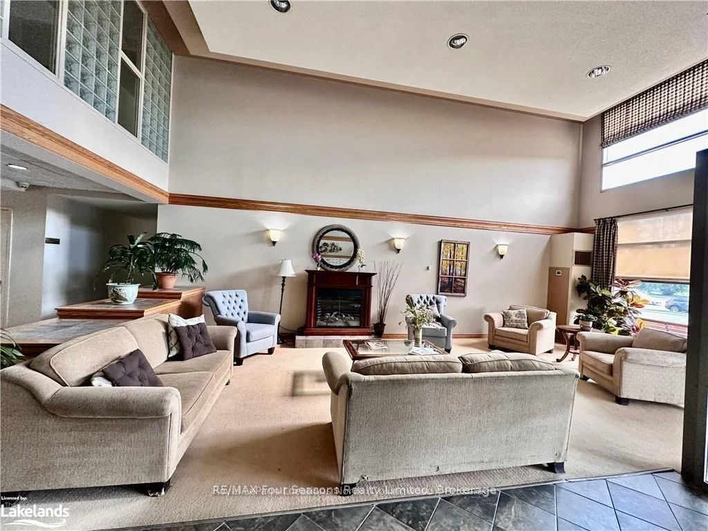 172 Eighth Street 316, Collingwood, ON L9Y 4T2