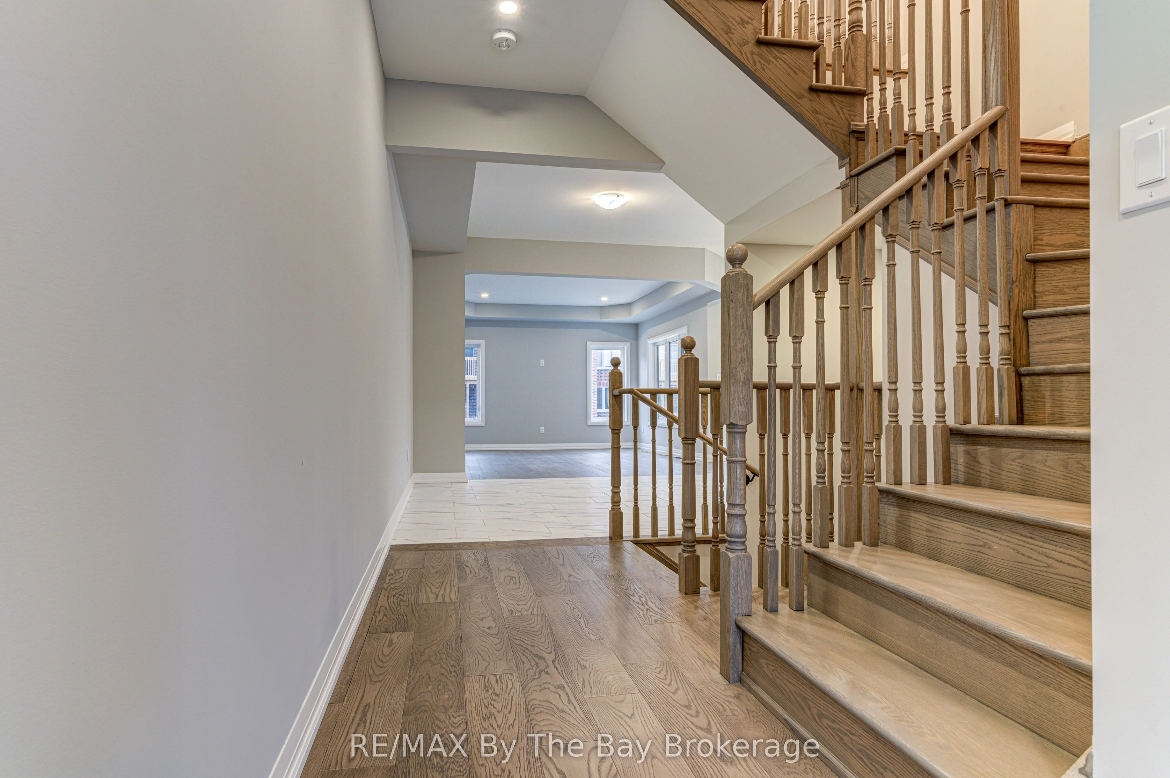 Att/Row/Townhouse in Wasaga Beach
