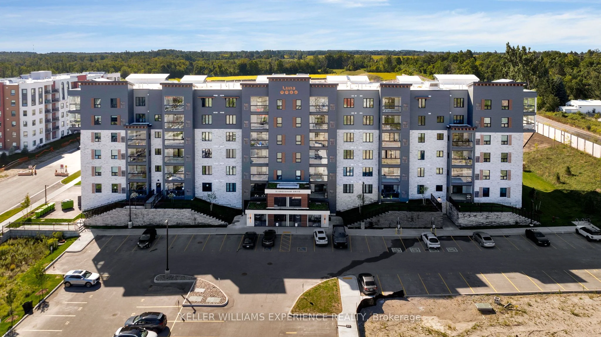 15 Kneeshaw Drive 607, Barrie, ON L9J 0X9