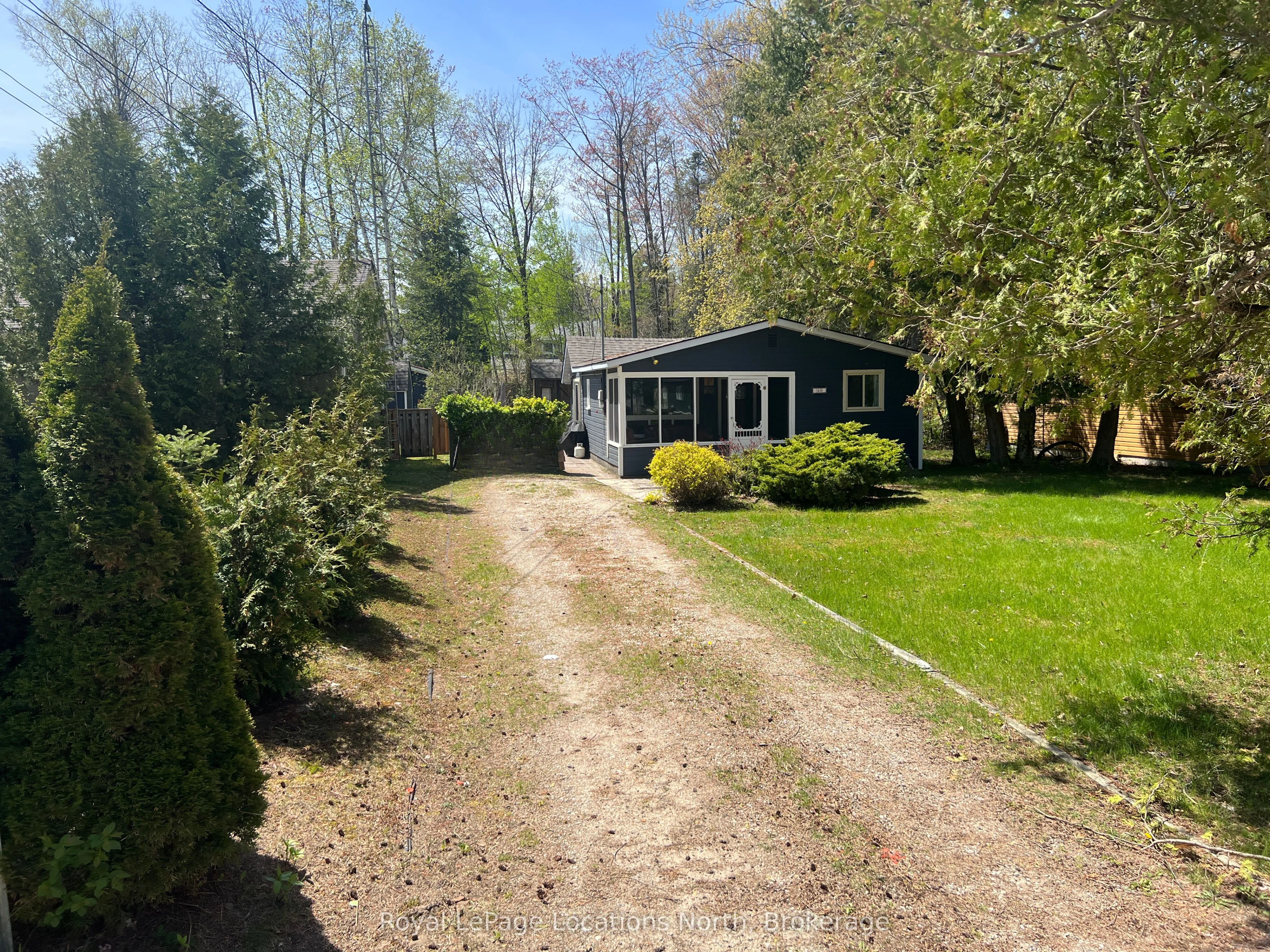 48 57th Street N, Wasaga Beach, ON L9Z 1W2