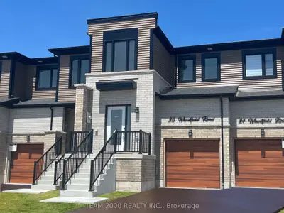 Att/Row/Townhouse in Barrie