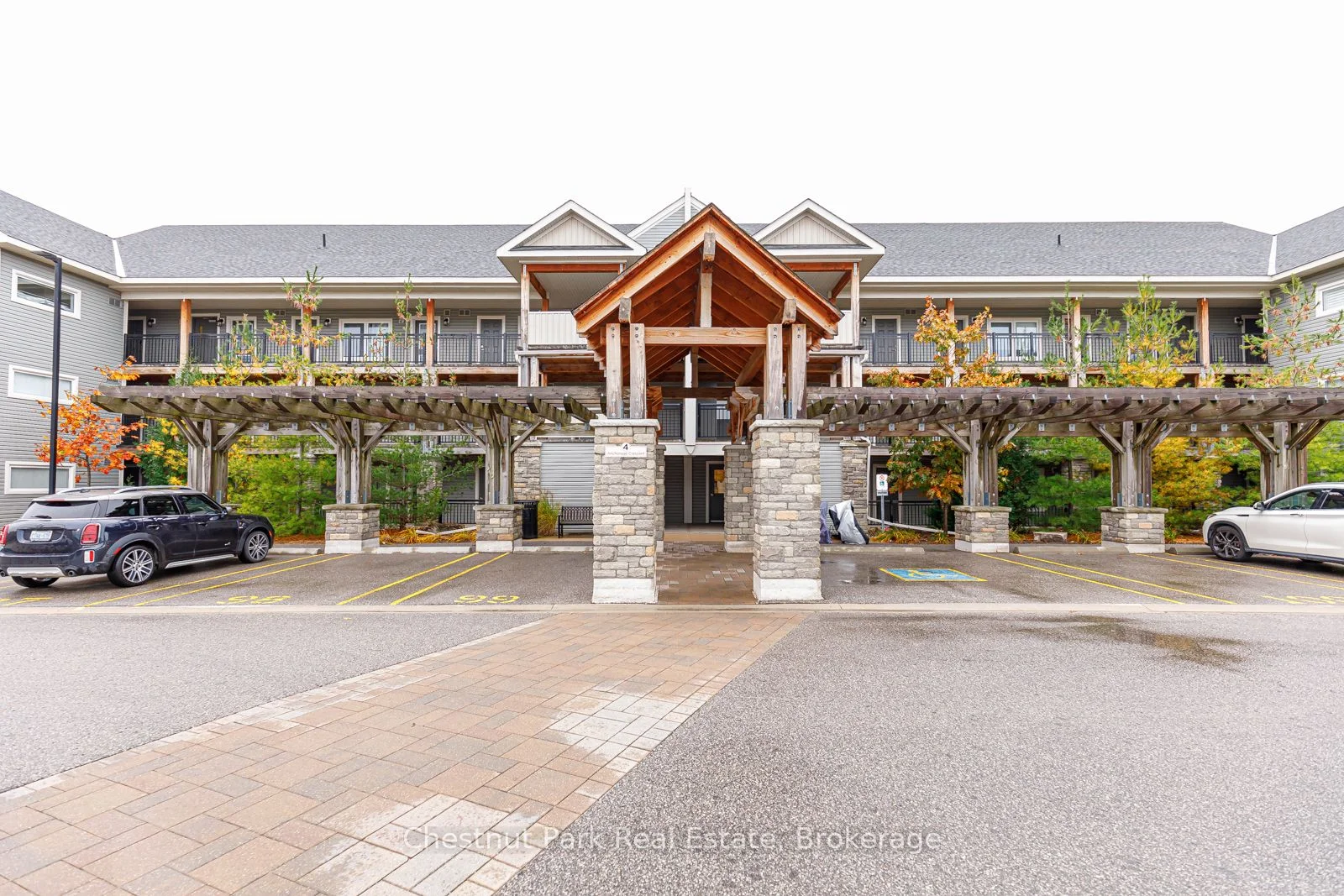 4 ANCHORAGE Crescent 105, Collingwood, ON L9Y 0Y6