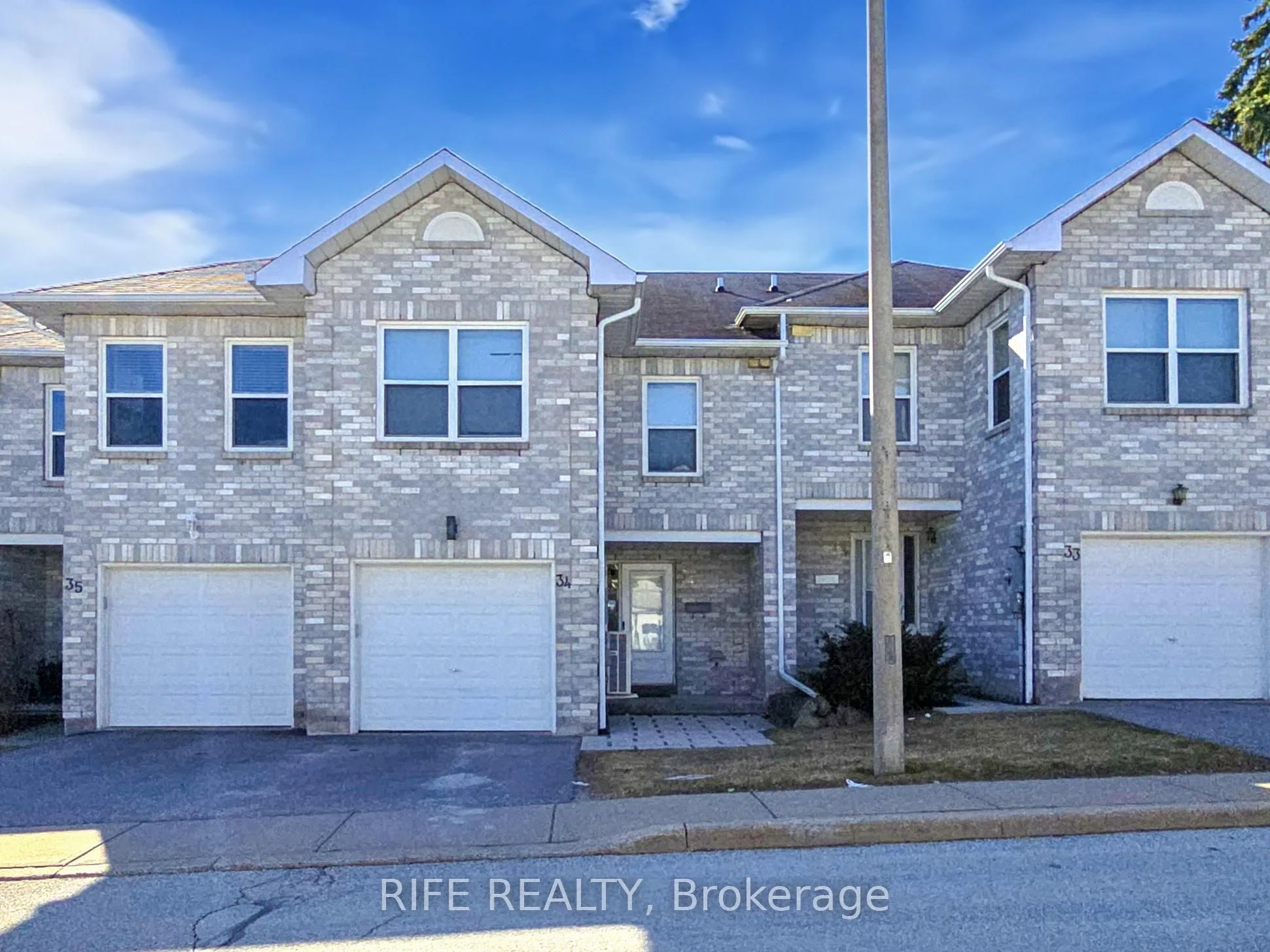 Condo Townhouse in Barrie