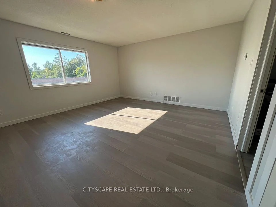 207 Main Street Studio 2, Wasaga Beach, ON L9Z 2L3