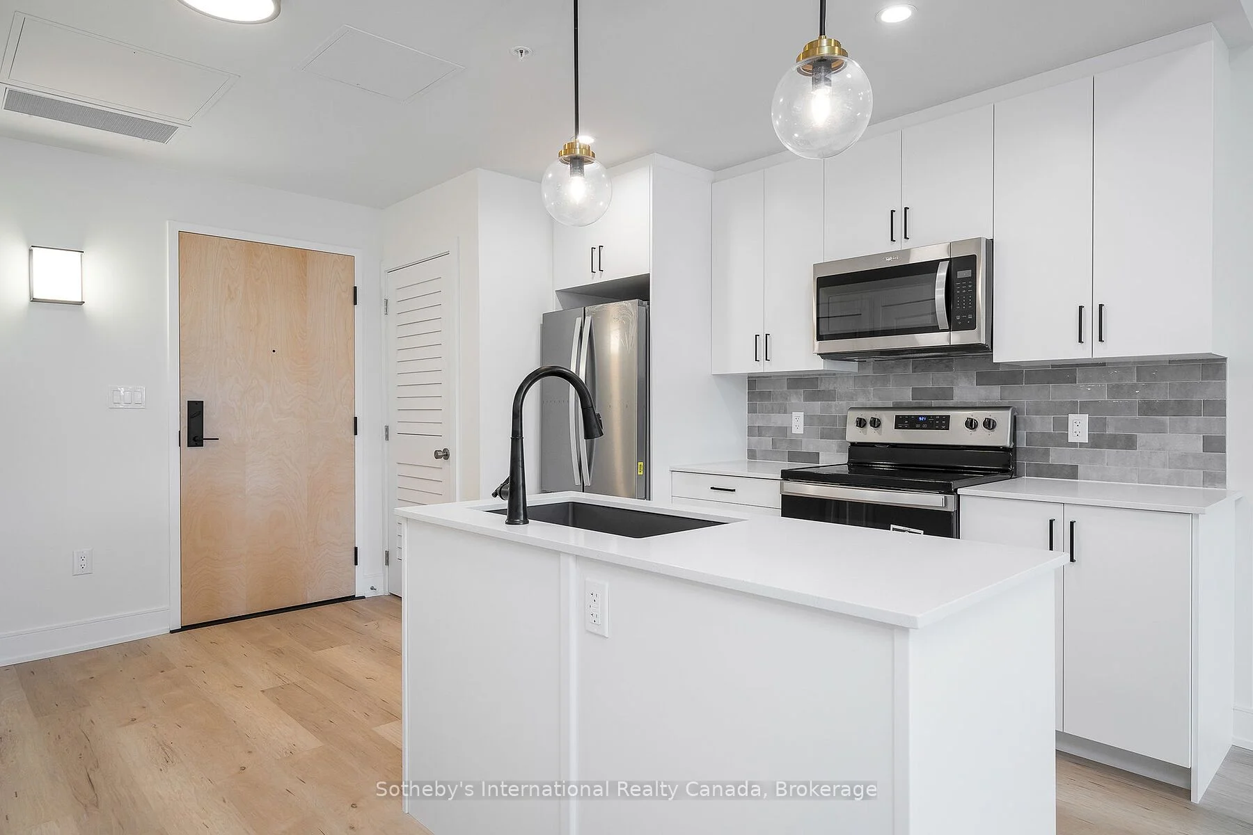 121 MARY Street 221, Clearview, ON L0M 1G0
