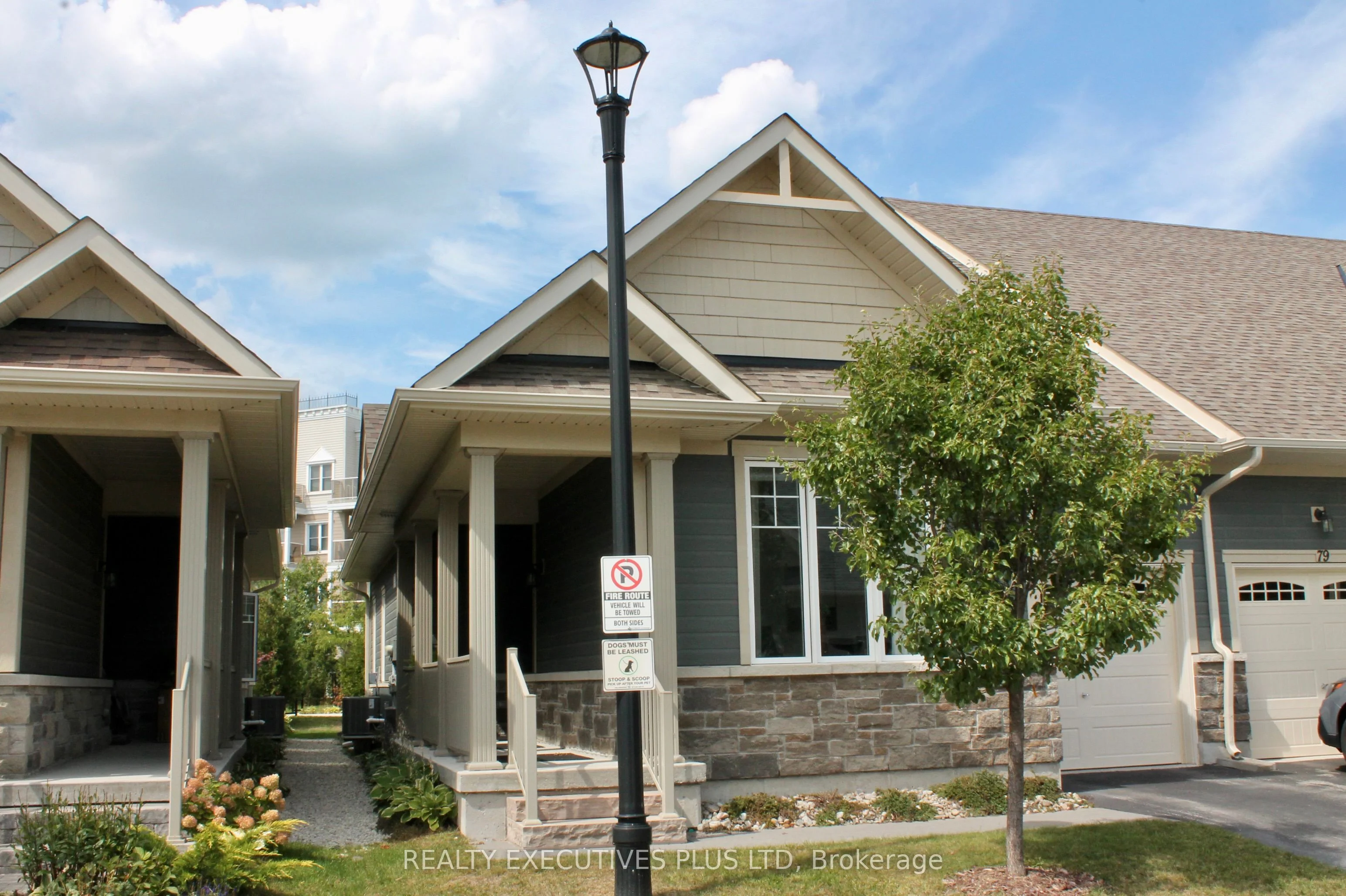 Condo Townhouse in Collingwood