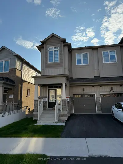 Att/Row/Townhouse in Barrie