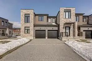Att/Row/Townhouse in Barrie