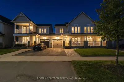 Att/Row/Townhouse in Barrie