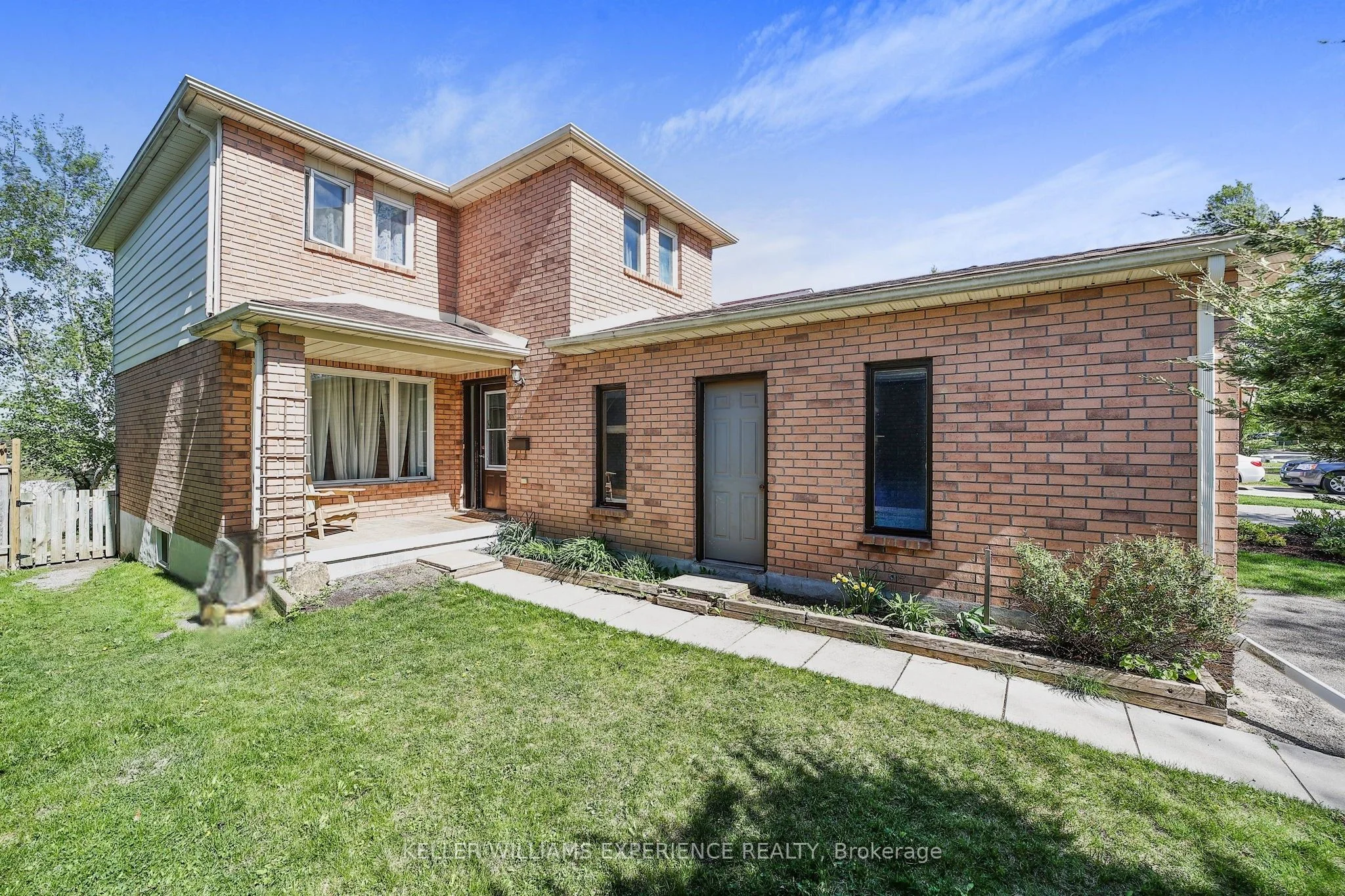 45 Garden Drive, Barrie, ON L4N 5T8