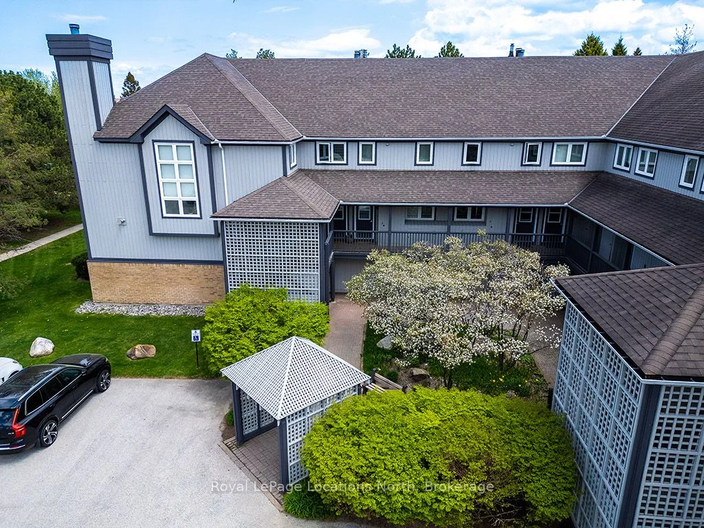 Common Element Condo in Collingwood