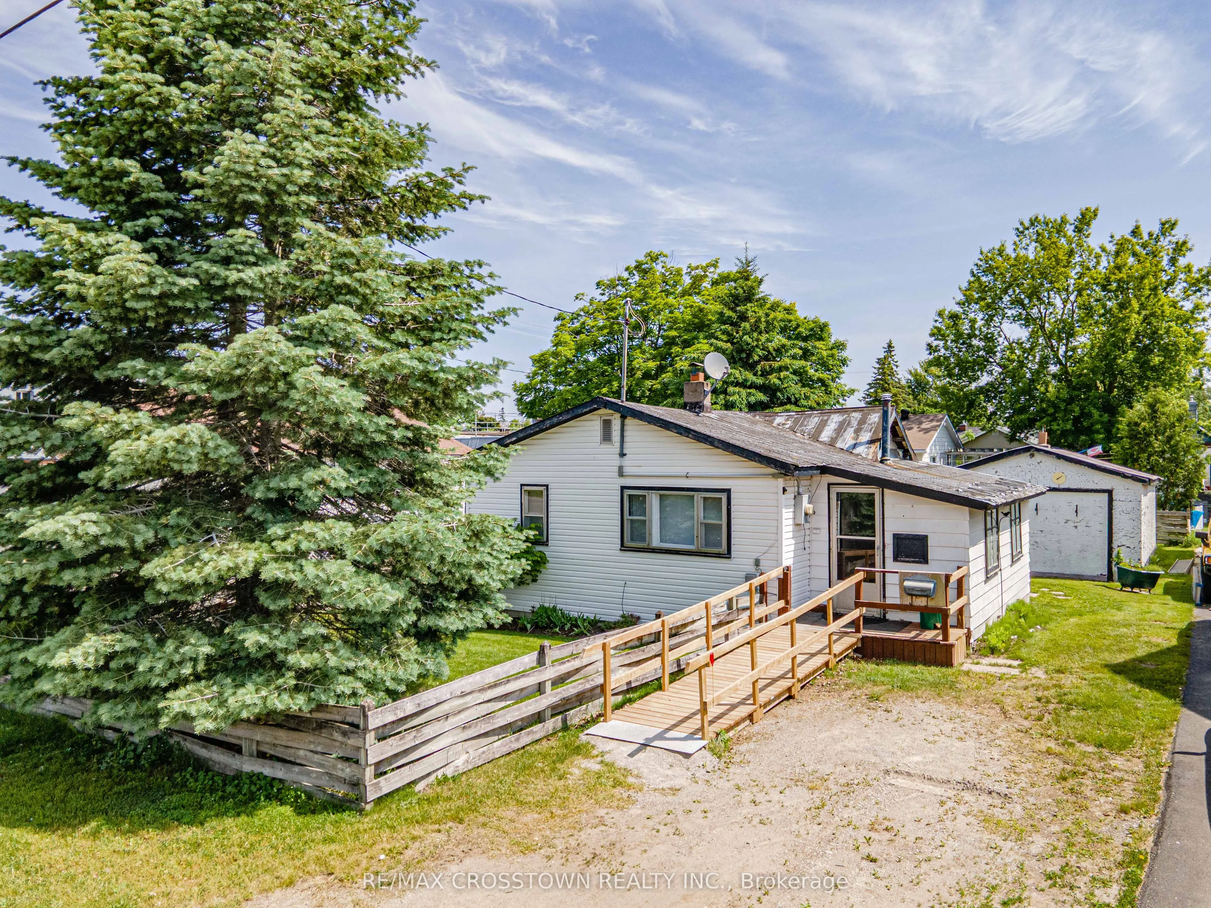 132 Dunedin Street, Orillia, ON L3V 5T7