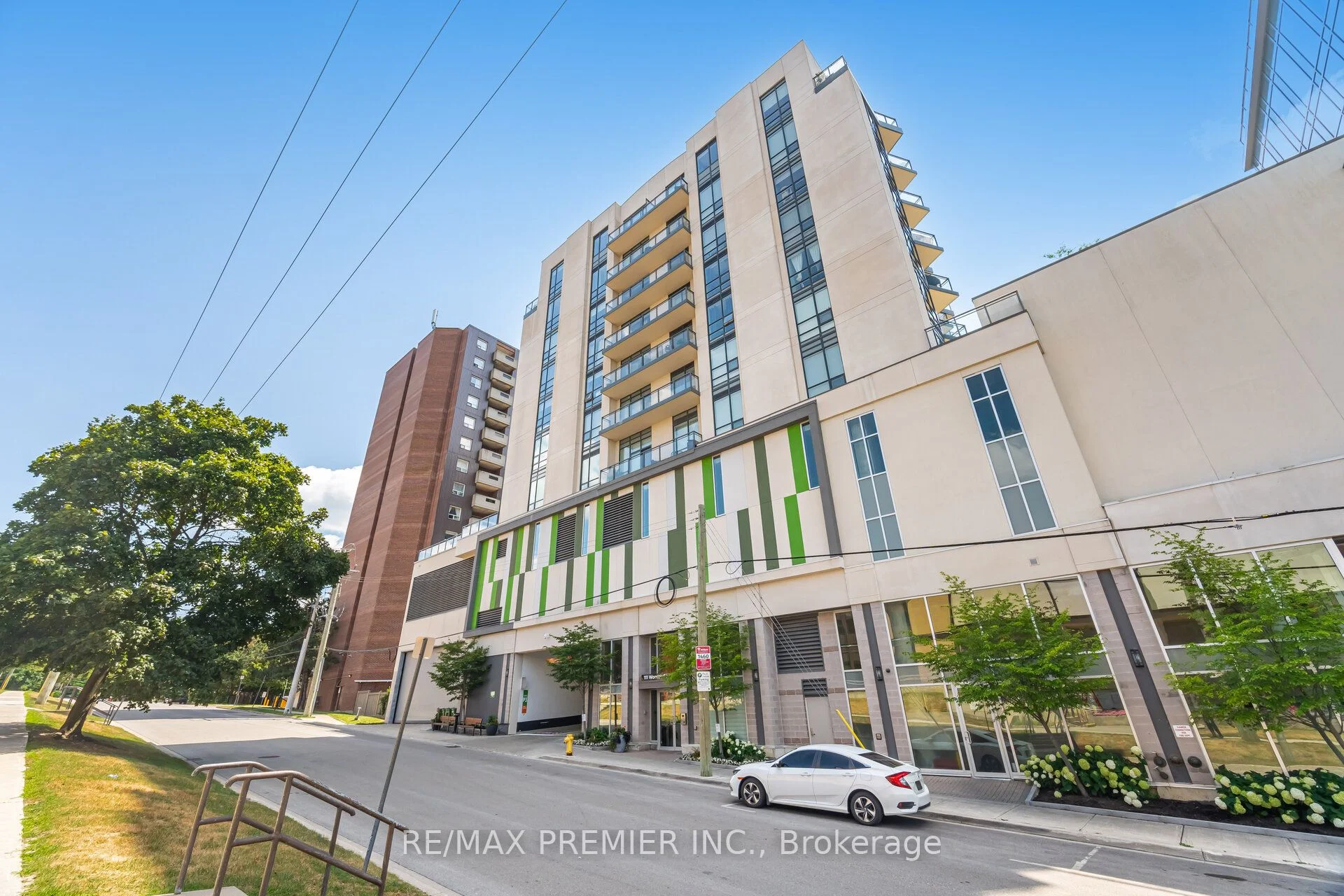 111 Worsley Street 401, Barrie, ON L4M 0J5