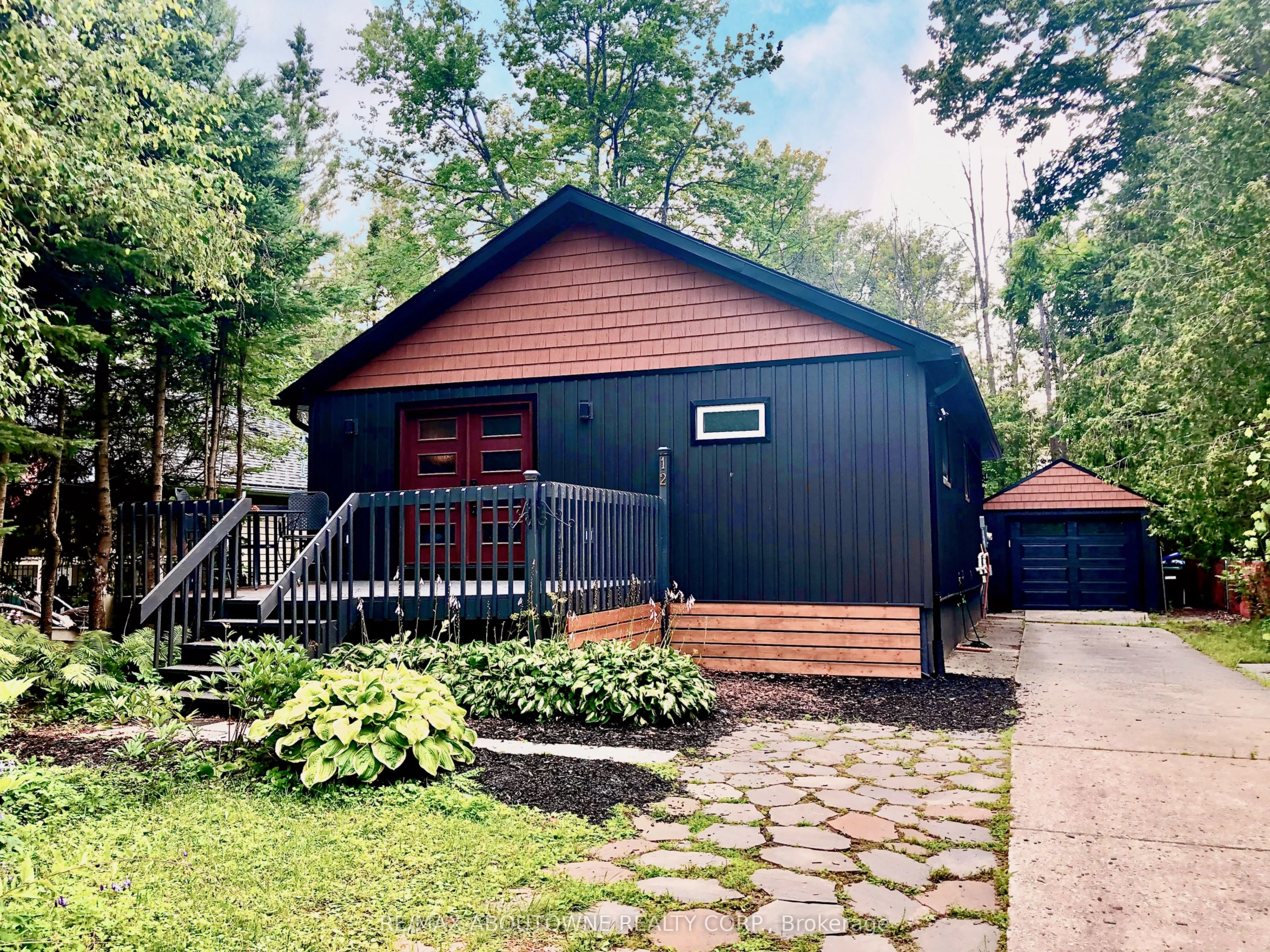 12 49TH Street N, Wasaga Beach, ON L9Z 1Y1