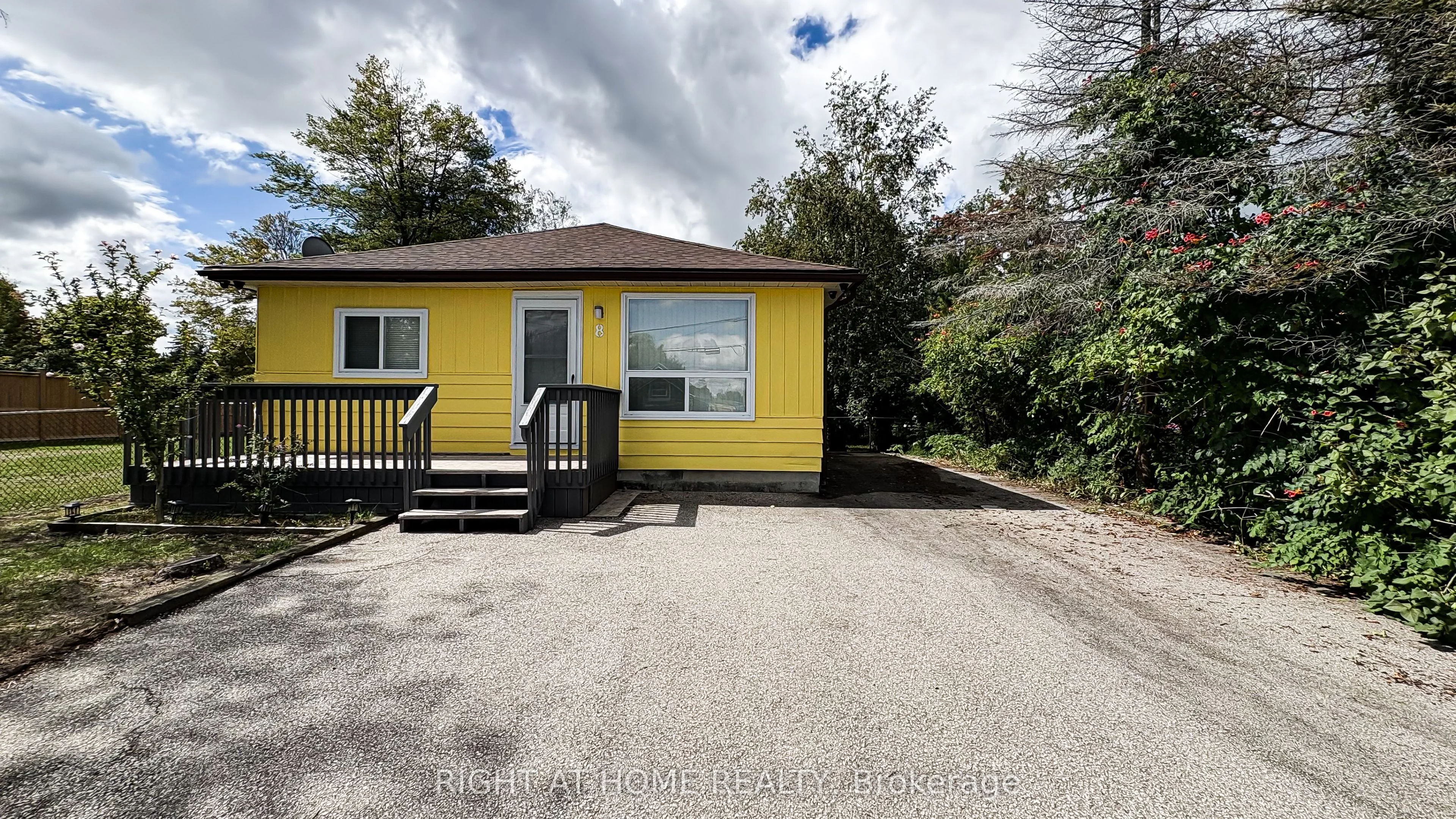 8 58th Street, Wasaga Beach, ON L9Z 1W6