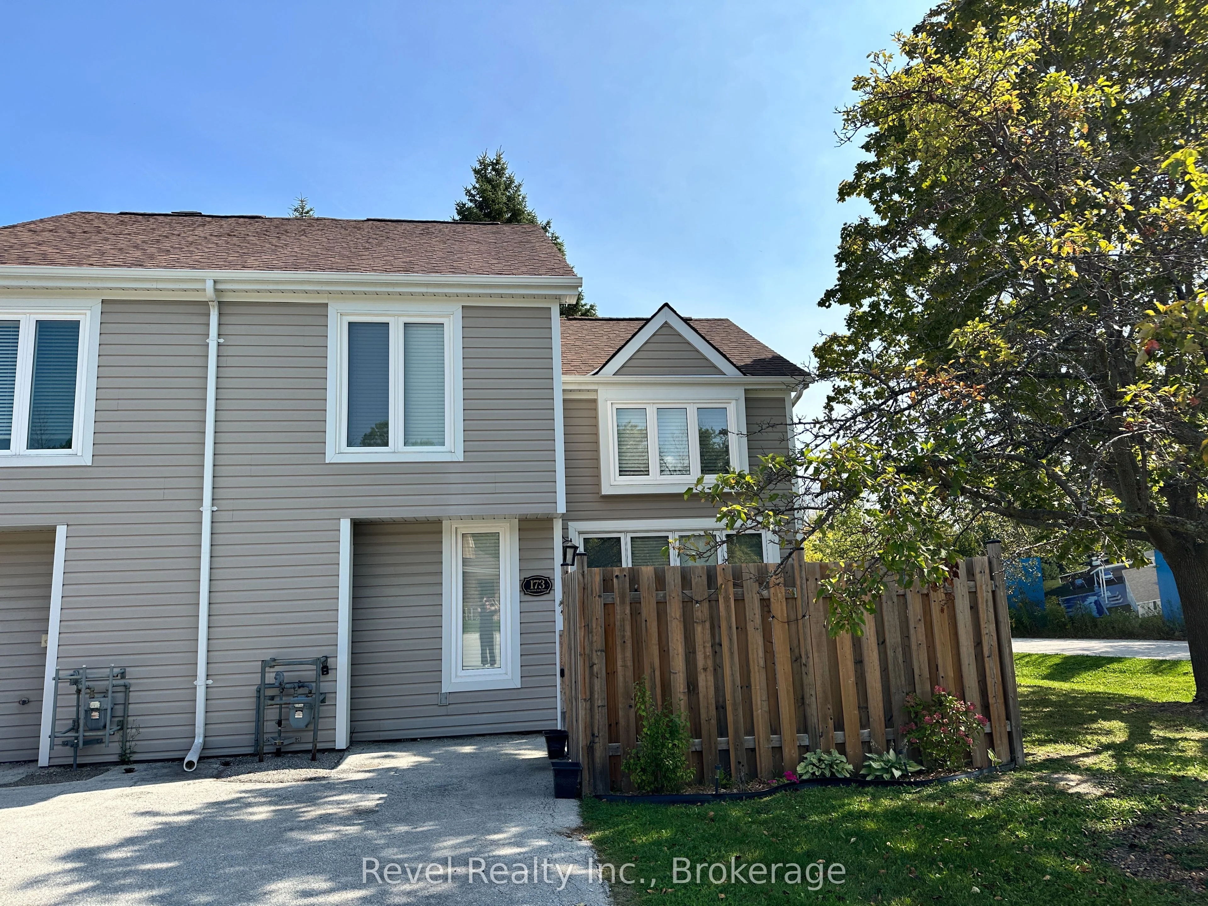 173 VACATION INN Drive, Collingwood, ON L9Y 5G4