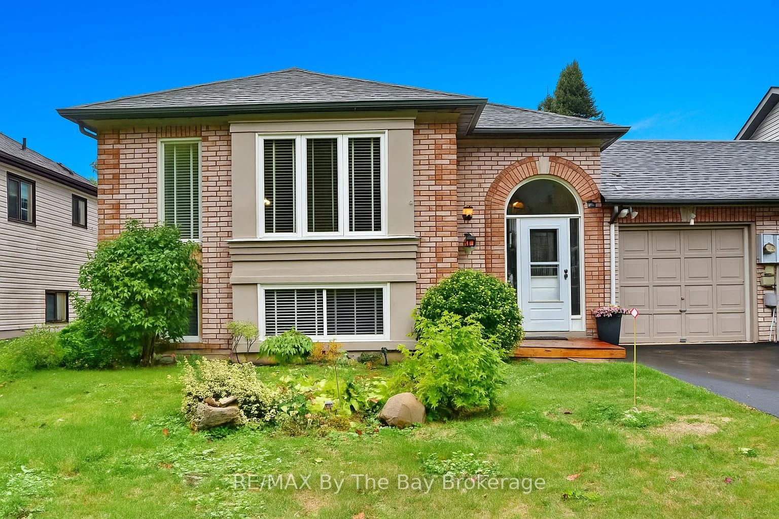 34 Harbour Crescent, Wasaga Beach, ON L9Z 1G5