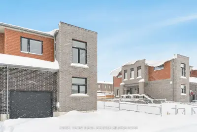 Att/Row/Townhouse in Barrie