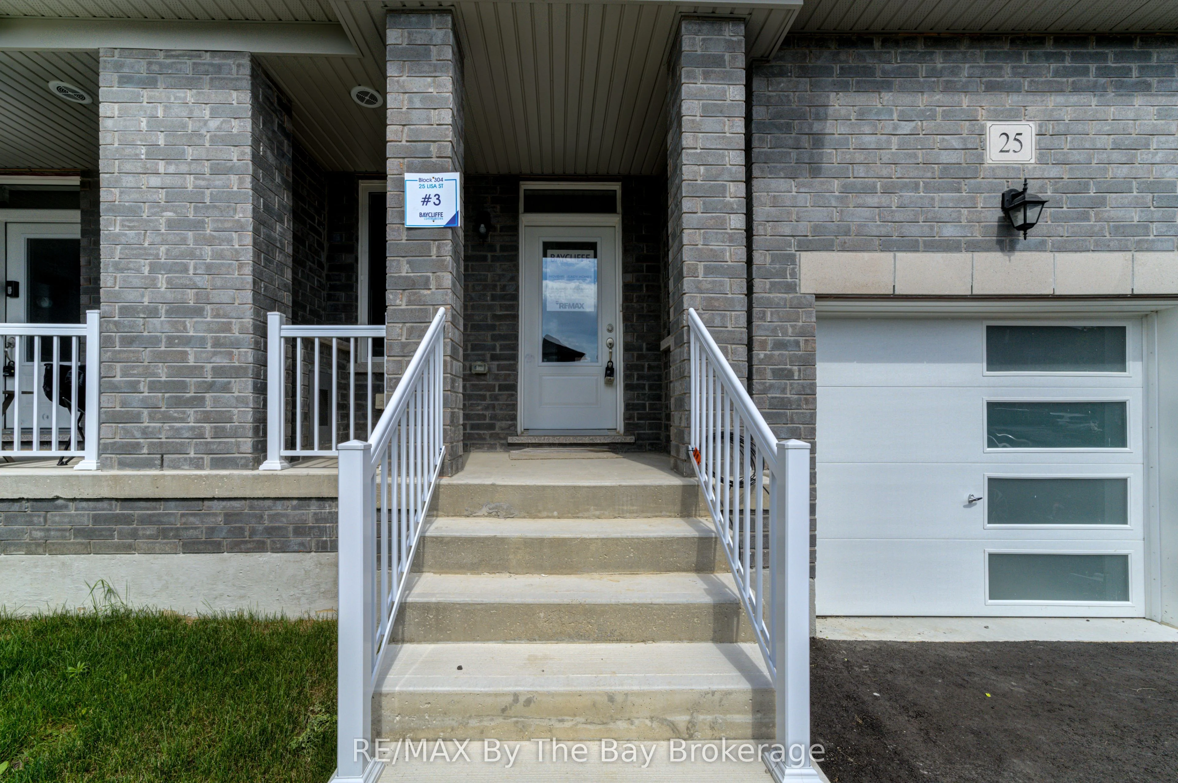 25 Lisa Street, Wasaga Beach, ON L9Z 1J9