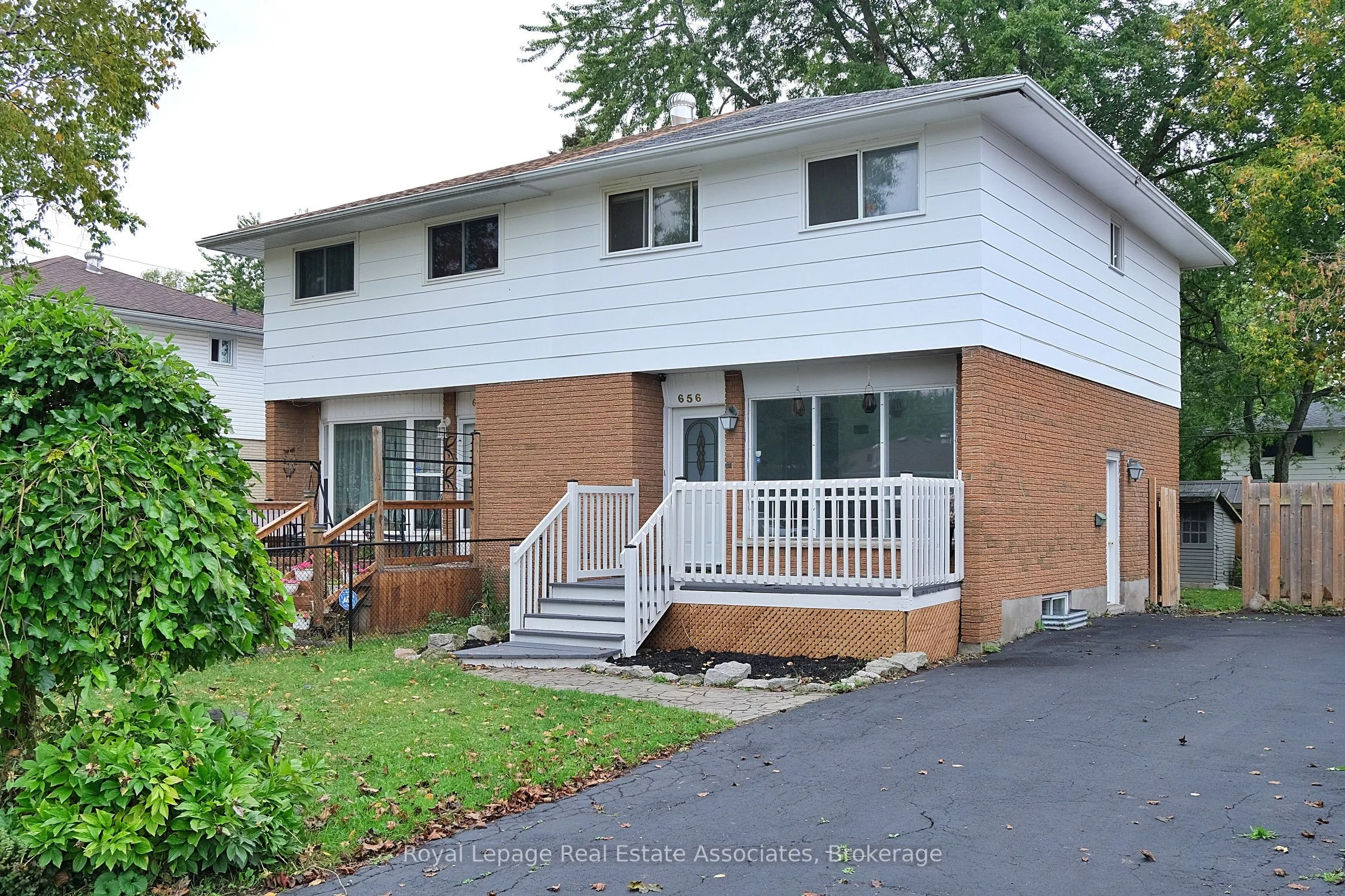 656 Oak Street, Collingwood, ON L9Y 2Z8