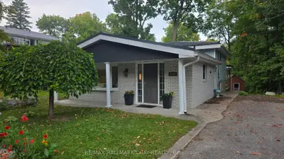 Detached in Midland
