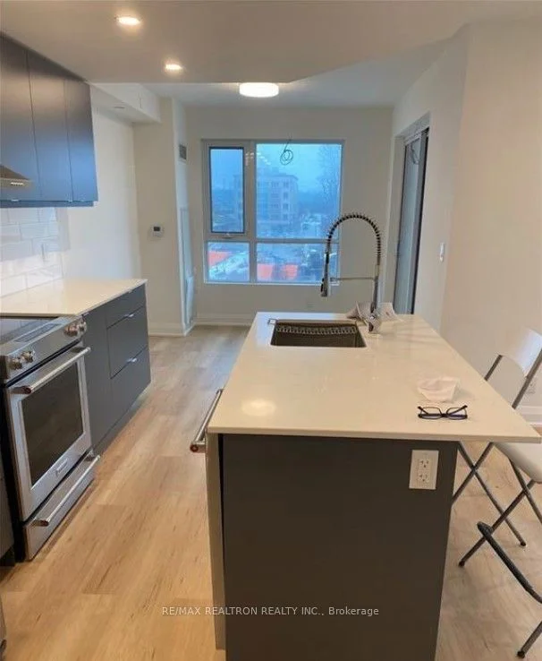 58 Lakeside Terrace 206, Barrie, ON L4M 0L5