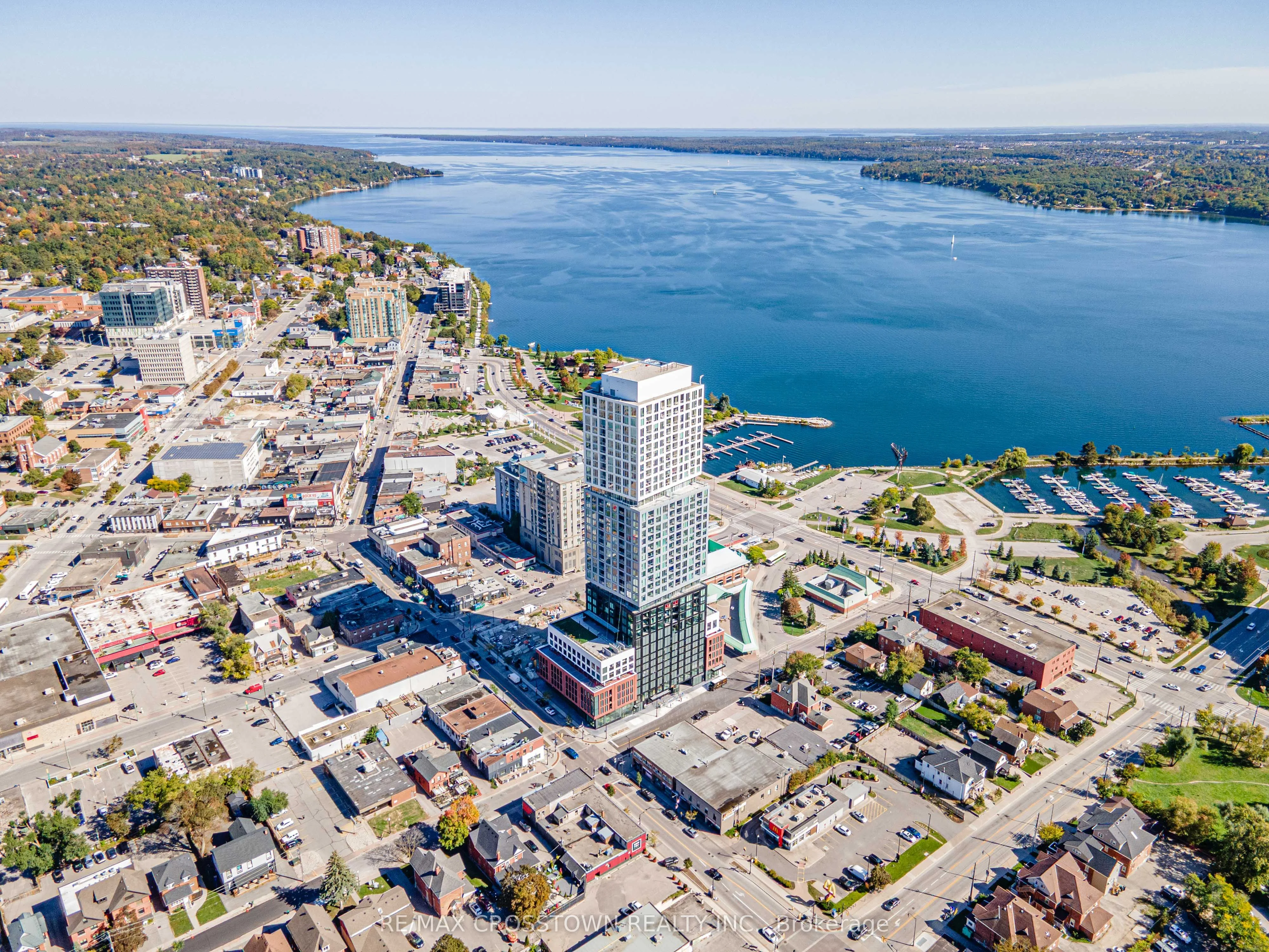 39 Mary Street 1710, Barrie, On L4n 1s9