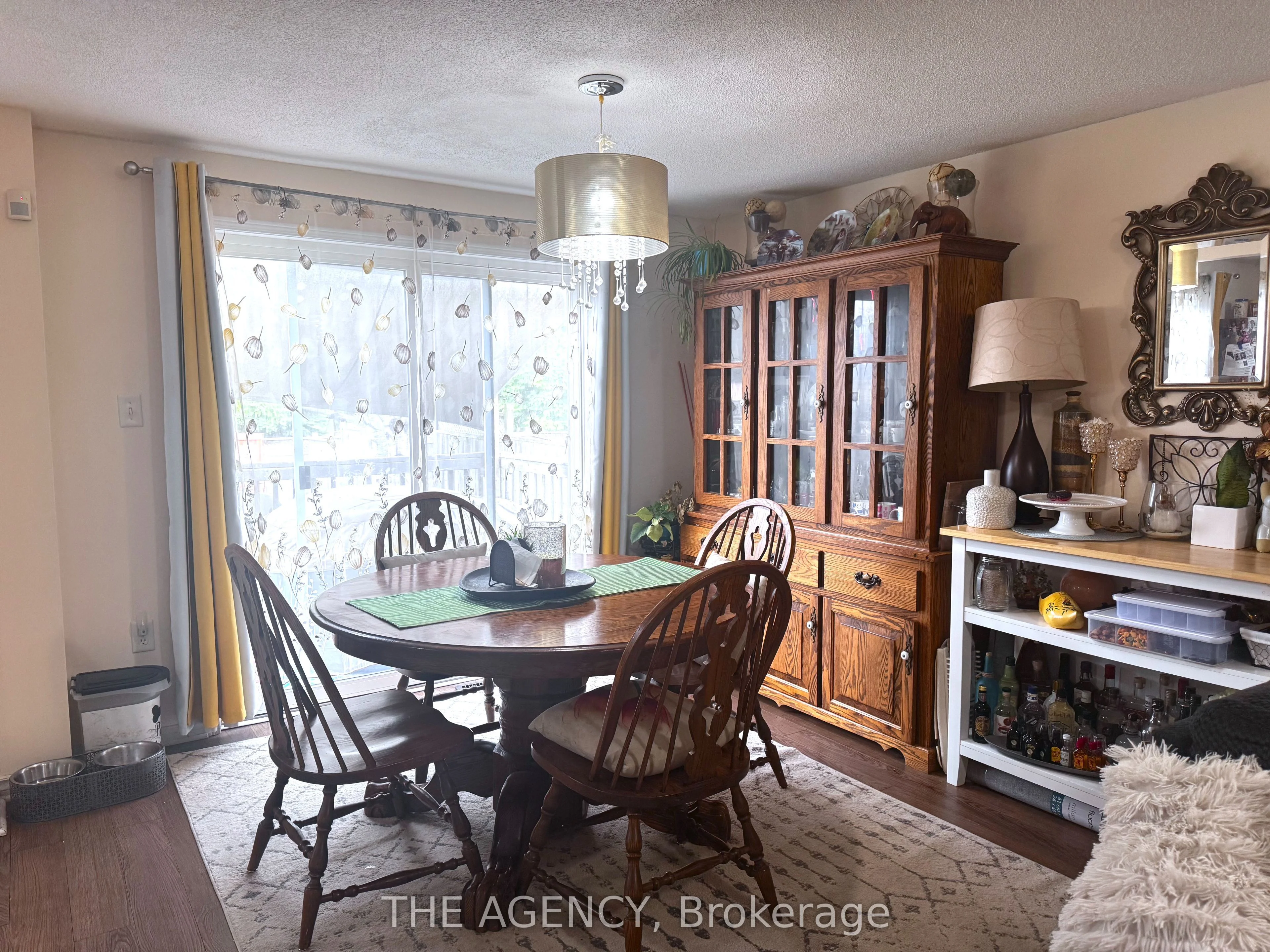 18 Srigley Street, Barrie, On L4n 0l9