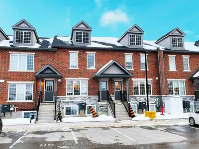 Condo Townhouse in Barrie