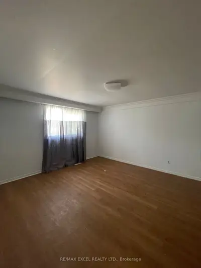 Semi-Detached in Barrie