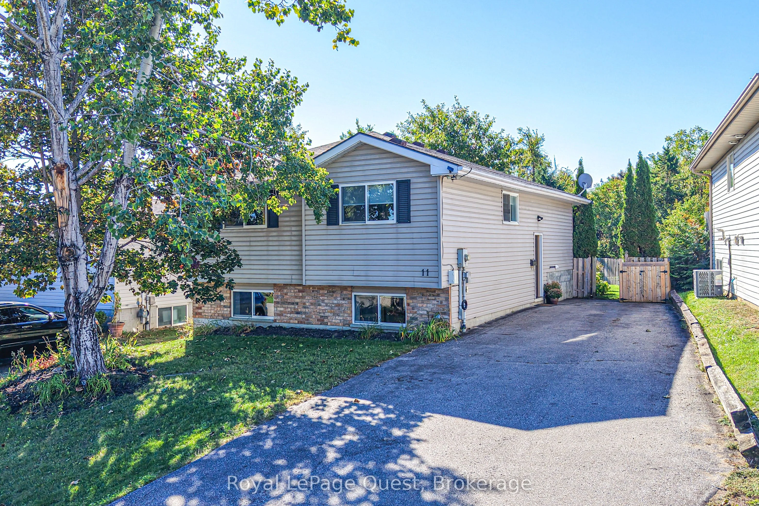 11 Goldie Drive, Orillia, ON L3V 2M9