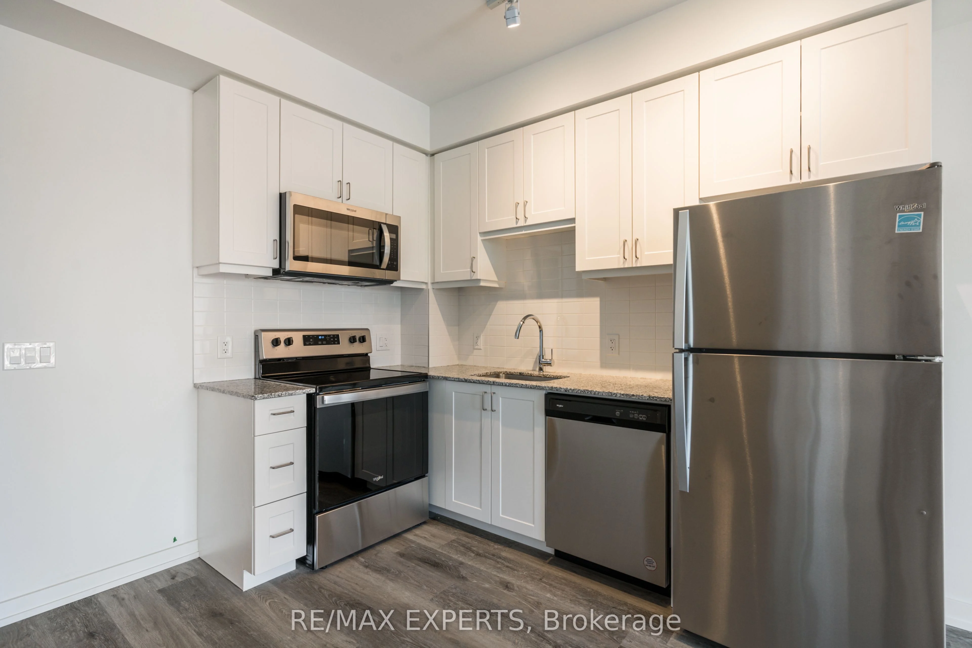 430 ESSA Road 319, Barrie, ON L4N 9C6