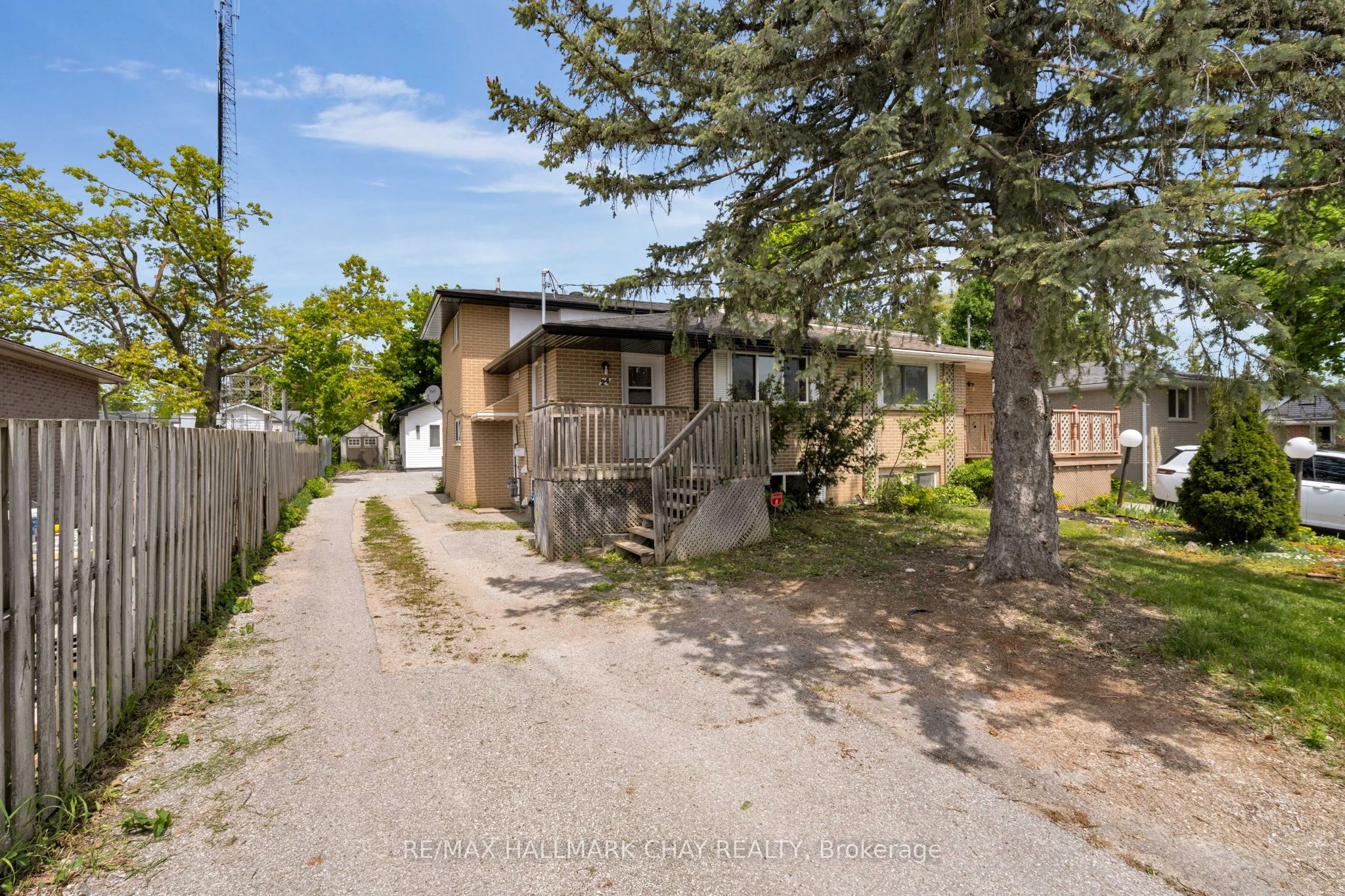 24 CHARLBROOK Avenue 1, 2, 3, Barrie, ON L4M 2Y4