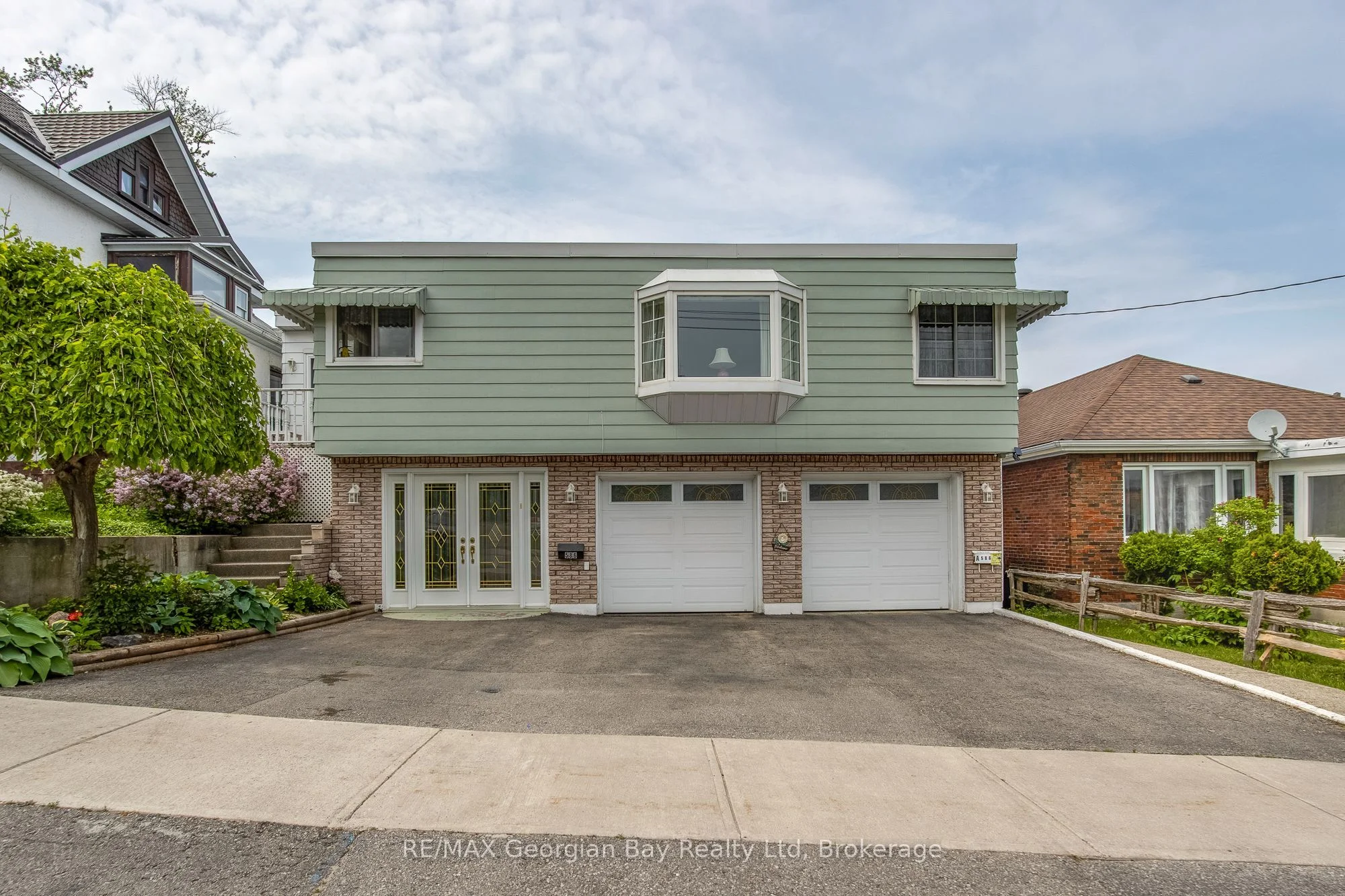 586 Dominion Avenue, Midland, ON L4R 1R3
