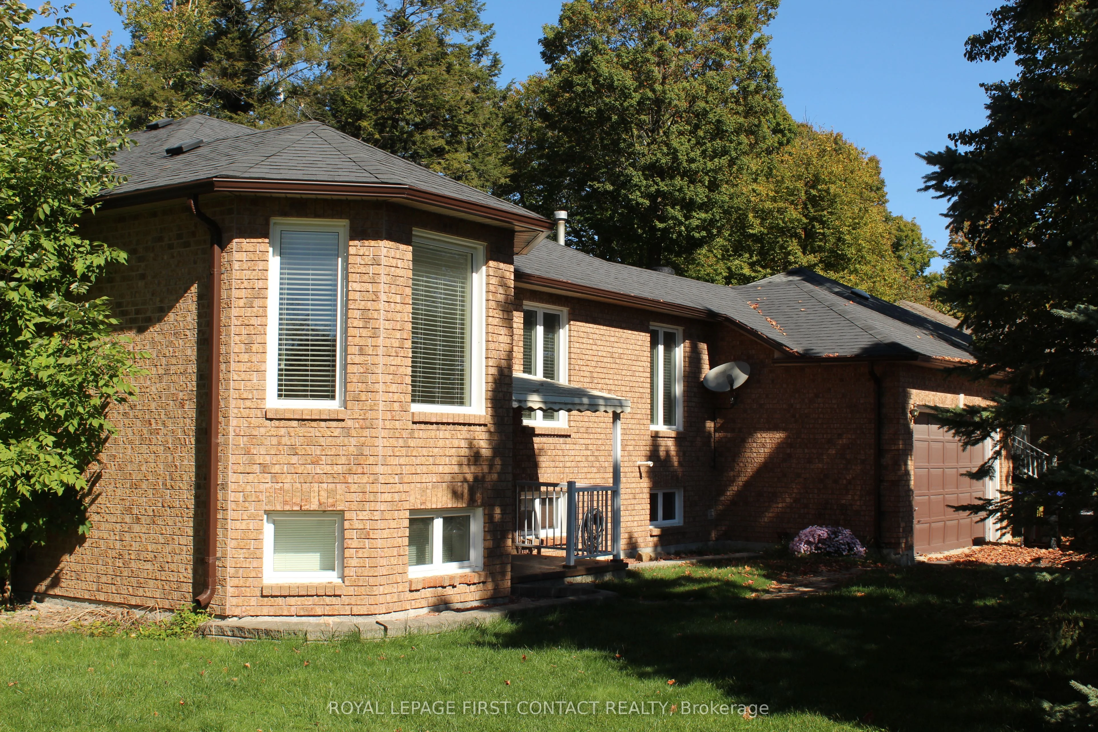 14 Fairway Crescent, Wasaga Beach, ON L9Z 1B9