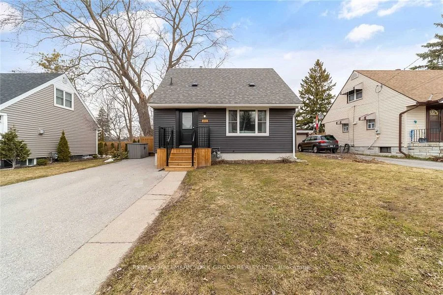 102 GUNN Street, Barrie, ON L4M 2H5