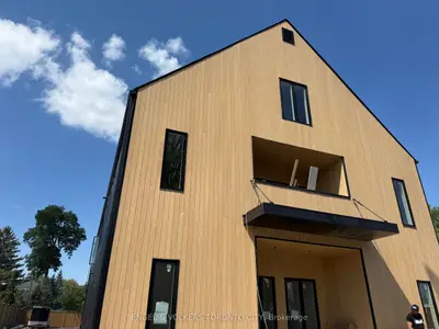 Condo Apartment in Collingwood