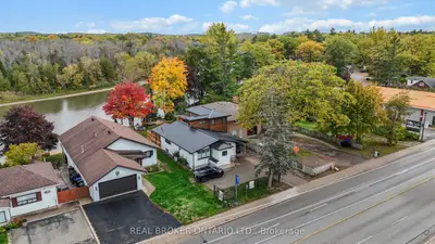 Detached in Wasaga Beach