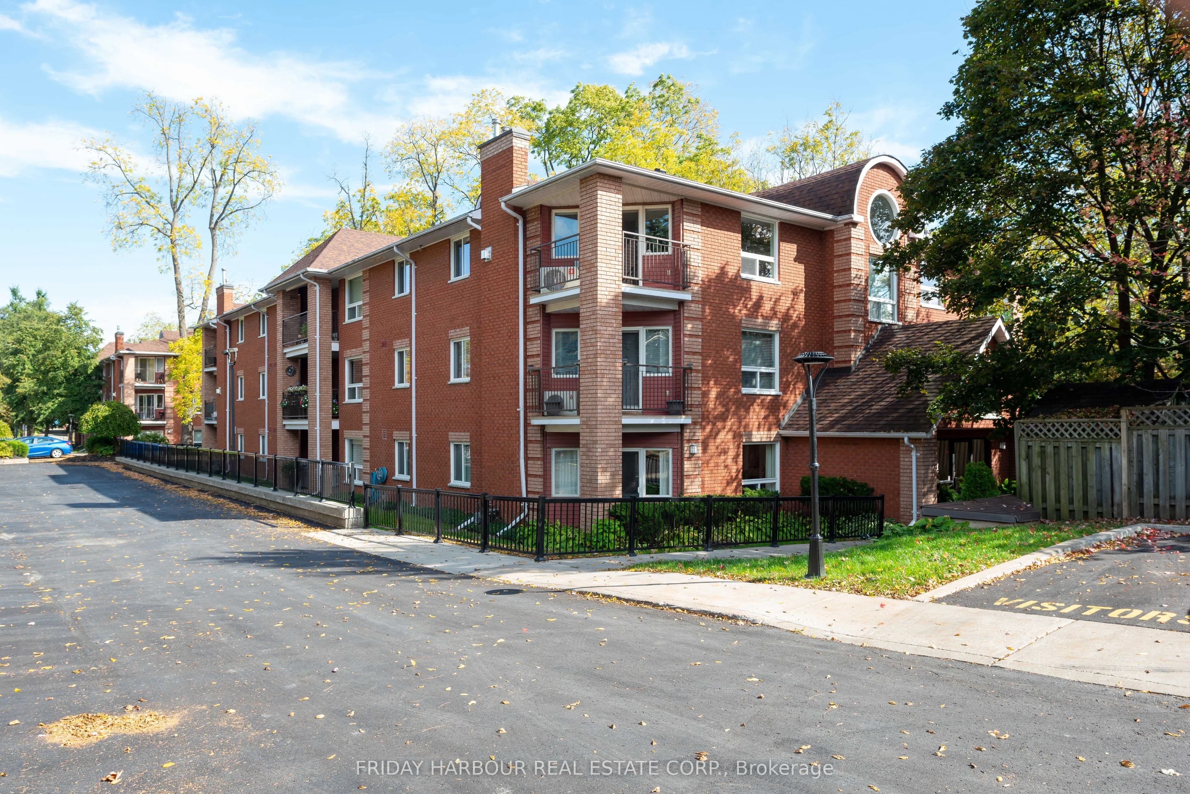 131 Clapperton Street 206, Barrie, ON L4M 3G3